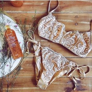 BEACH BUNNY ROSIE BIKINI